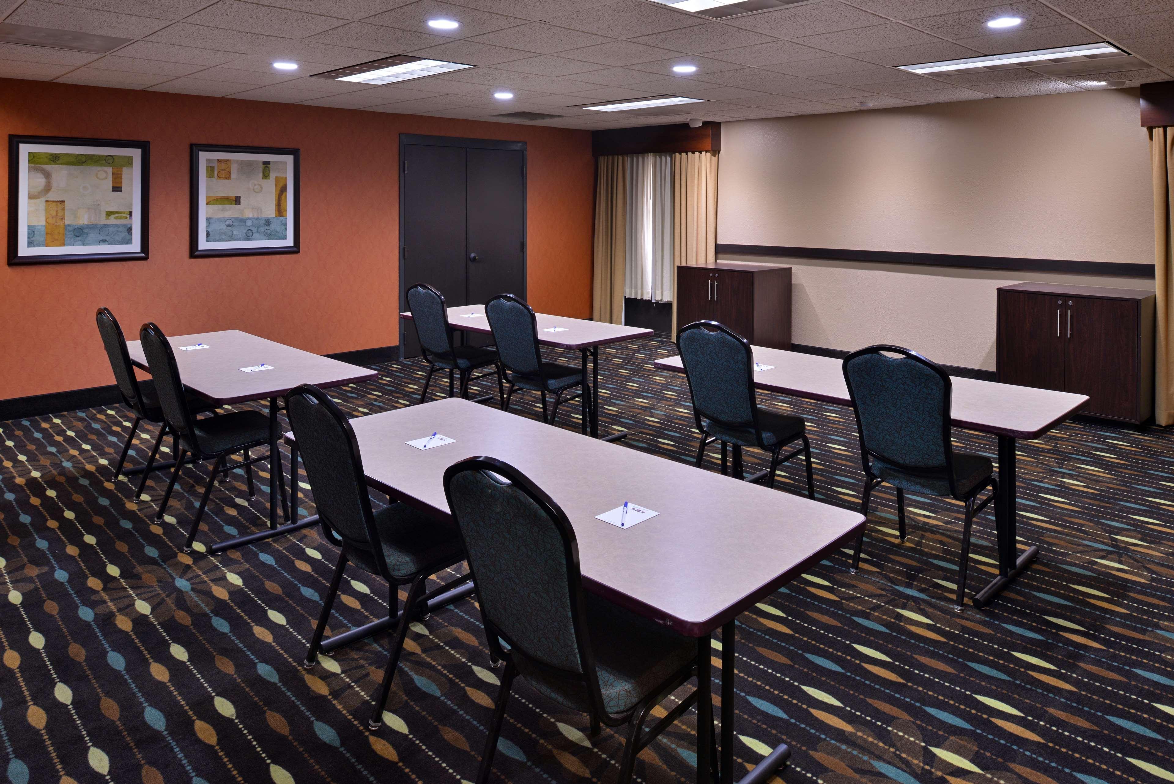 Best Western Plus Wichita West Airport Inn Eksteriør bilde